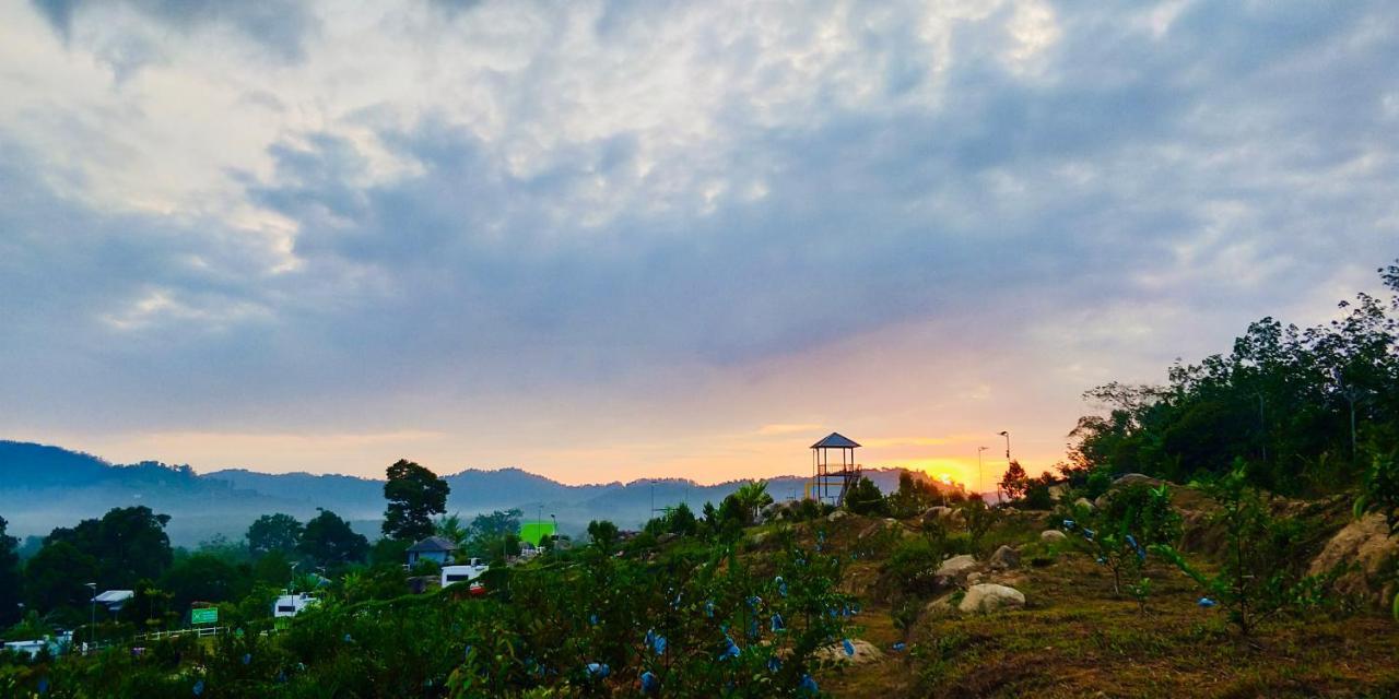 Durian Ecolodge タンピン エクステリア 写真