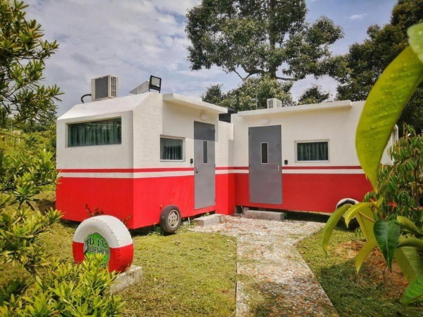 Durian Ecolodge タンピン エクステリア 写真