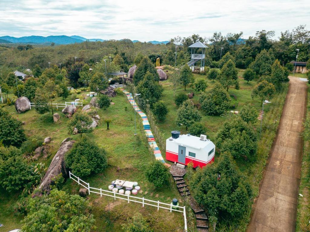 Durian Ecolodge タンピン エクステリア 写真